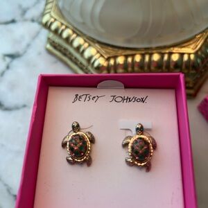NEW Betsey Johnson Turtle Earrings - Gold and Pink/Green Eyes. C:148